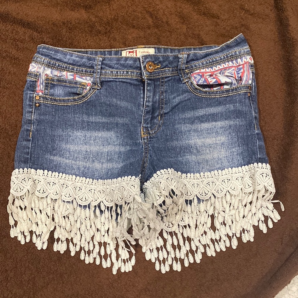 lei Juniors Low Rise Jean Shorts